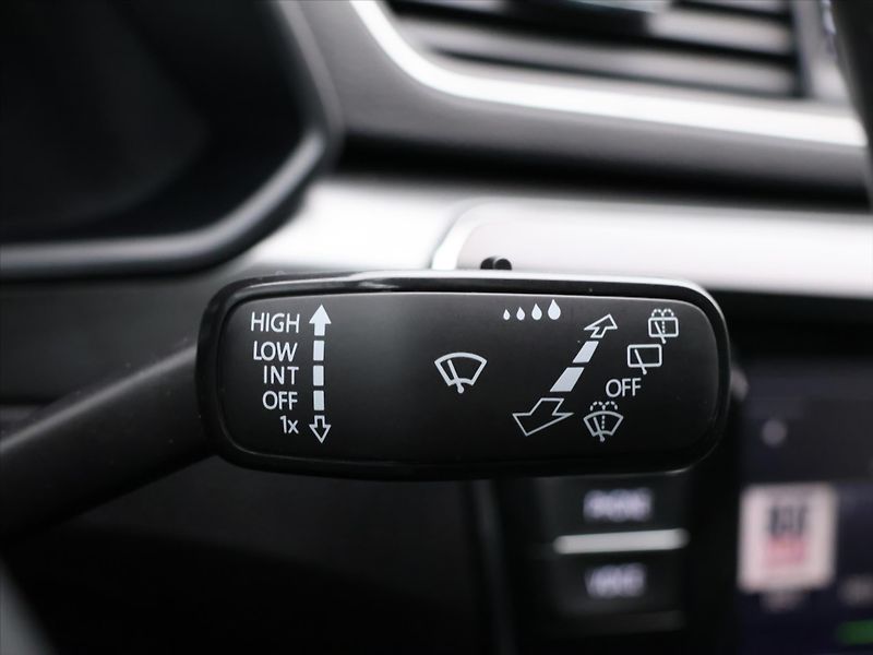 Škoda Superb 2.0 TDI DSG CZ Style Plus Kůže - fotka 21 z 37