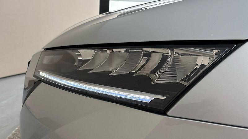 Škoda Octavia 2.0 TDI DSG Ambition - fotka 18 z 23
