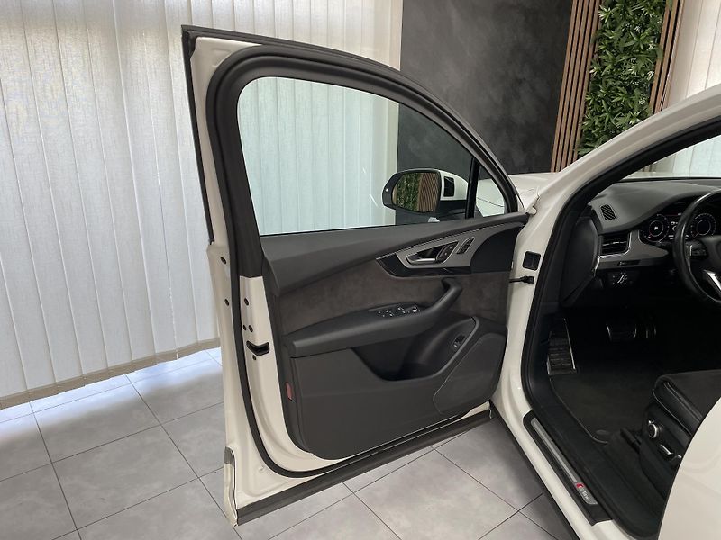 Audi Q7 45 TDi ČR 1.MAJ.SERVIS 4x4 DPH - fotka 18 z 30
