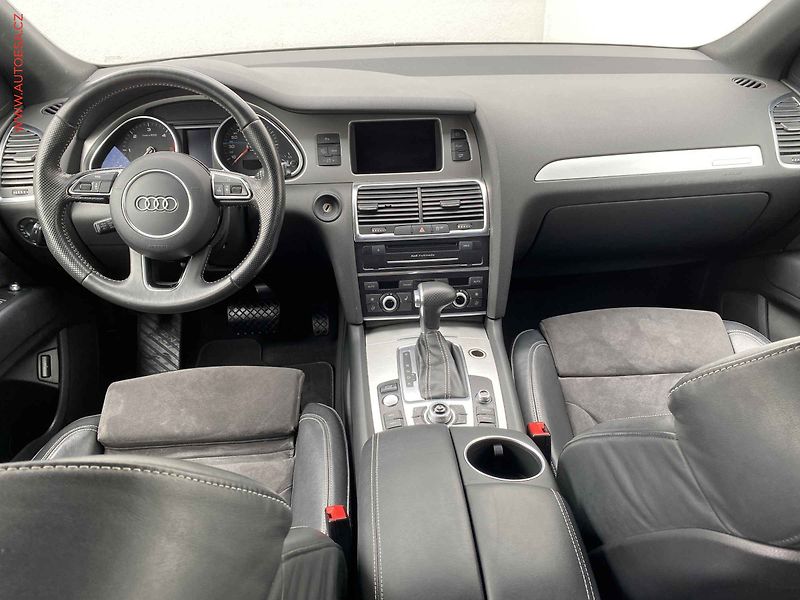Audi Q7 (2014) 3.0TDi quattro, 7míst, ČR, S - fotka 8 z 20