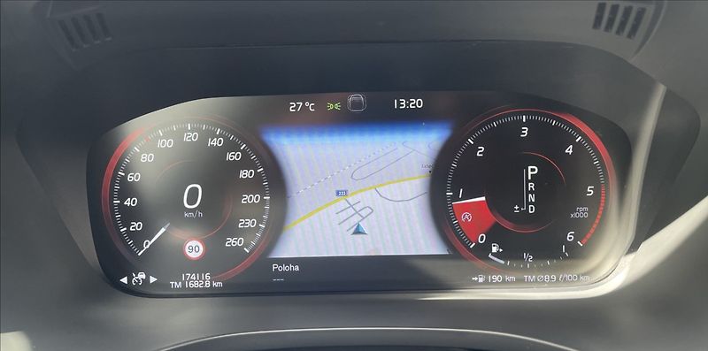 Volvo XC60 2,0 D,140kW,D4,4x4,AUT. R-DESI - fotka 14 z 25