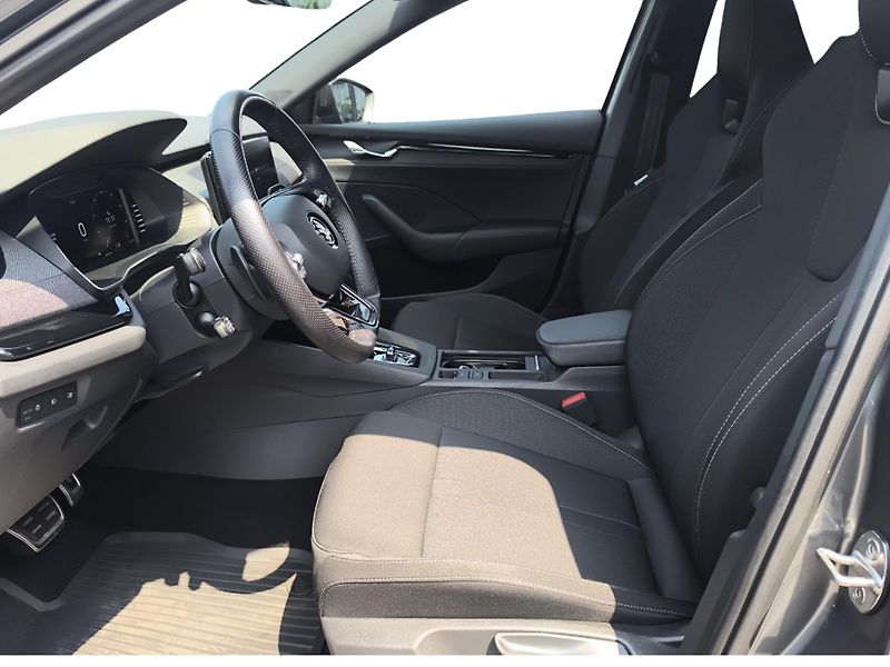Škoda Octavia 2.0 TDi Sportline DSG - fotka 6 z 24