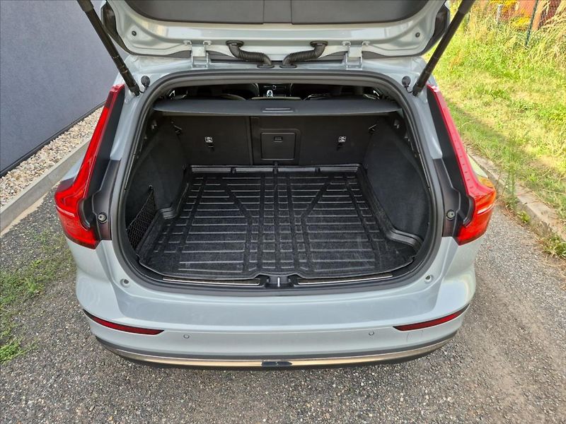 Volvo V60 2,0 B4 - fotka 11 z 19