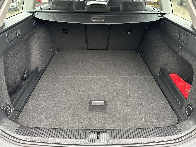 Volkswagen Passat (2022) Variant 2.0 TDI DSG Business - fotka 28 z 33