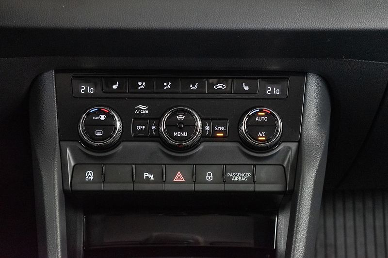 Škoda Karoq 1.5 TSI STYLE*TAŽNÉ*DPH*ČR 1.M - fotka 24 z 44