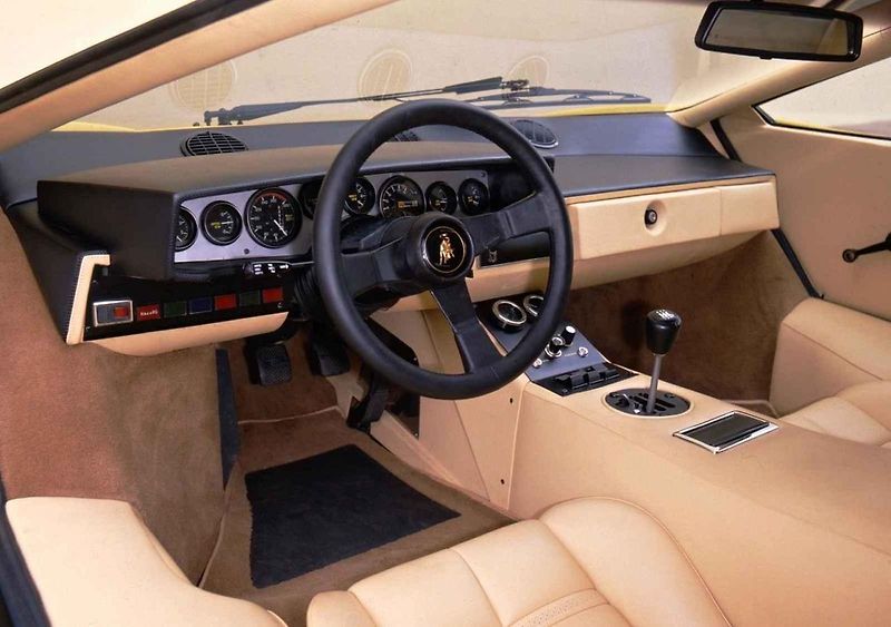 Countach je slavné automobilové jméno a určitě zaslouží vzkříšení