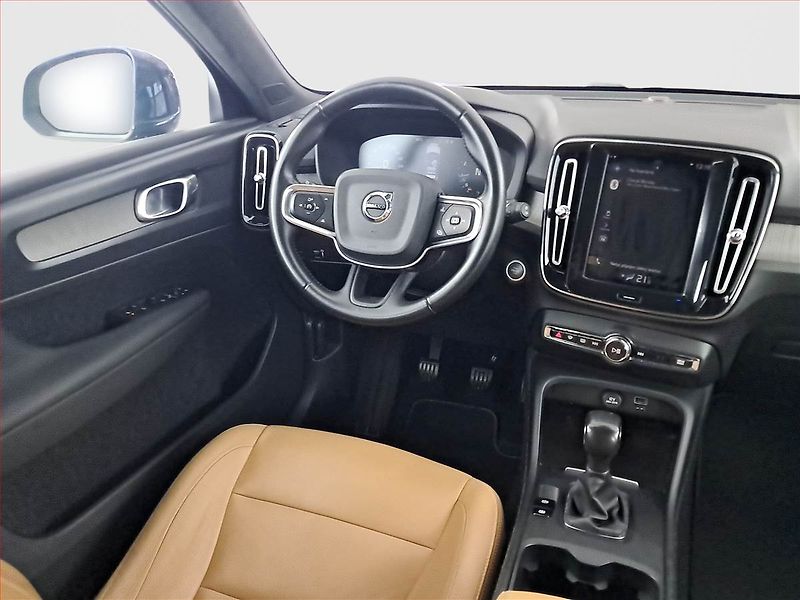 Volvo XC40 (2020) T3, Serv.kniha, Kůže, Navi - fotka 7 z 17