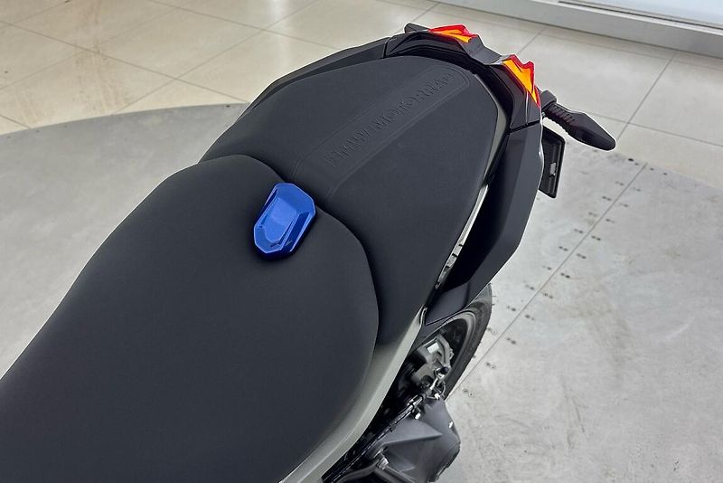 BMW R 1300 R - fotka 9 z 13
