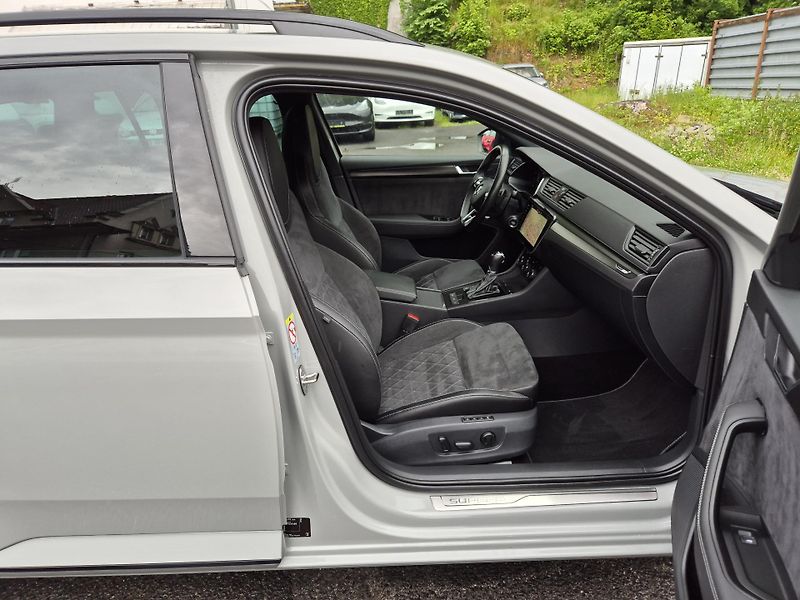 Škoda Superb Combi SPORTLINE 147kw DSG 19AL - fotka 16 z 49