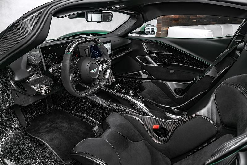 Aston Martin Valhalla - fotka 17 z 25