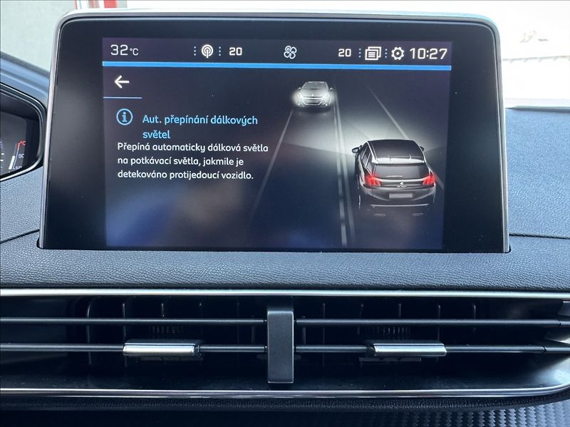 Peugeot 3008 1,2 i ALLURE DPH 1.maj původČR - fotka 38 z 50