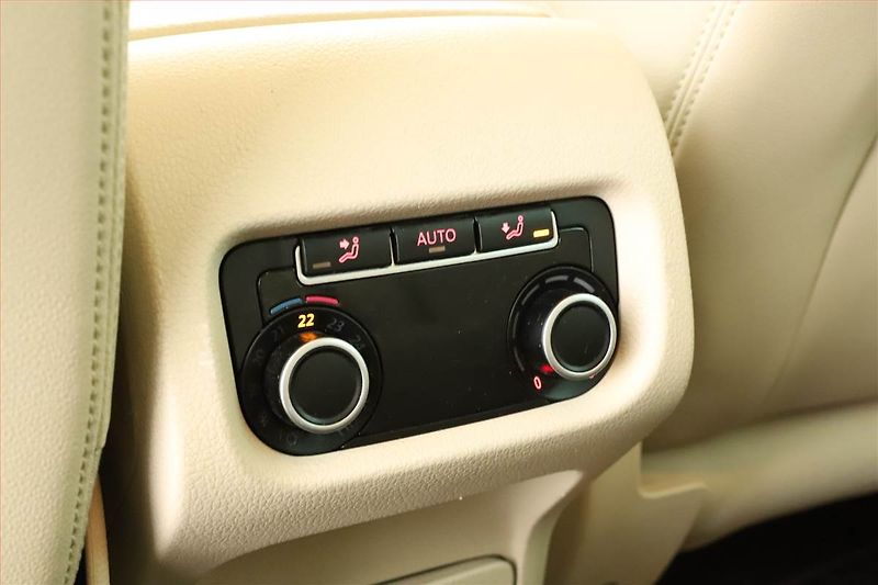 Volkswagen Sharan (2015) 2.0 TDI BMT, Automat, Kůže - fotka 11 z 21