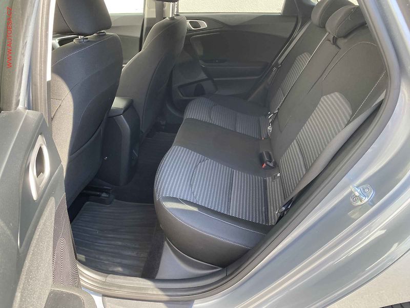 Kia Ceed (2023) 1.5 T-GDi SW, 1.maj,ČR, TOP - fotka 10 z 18