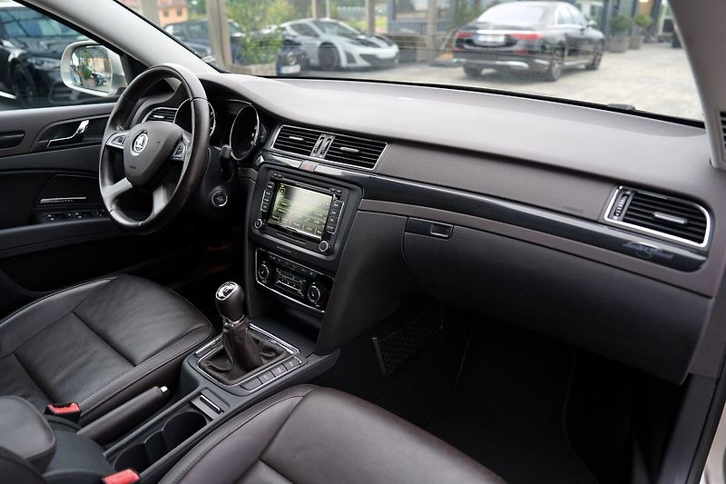 Škoda Superb 2.0 TDI 125 kW L&K/ČR/DPH - fotka 30 z 44