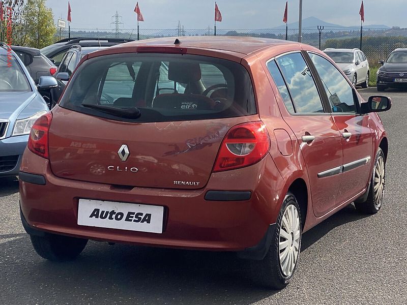 Renault Clio (2008) 1.2 i, ČR, Temp.STK1/27 - fotka 6 z 20