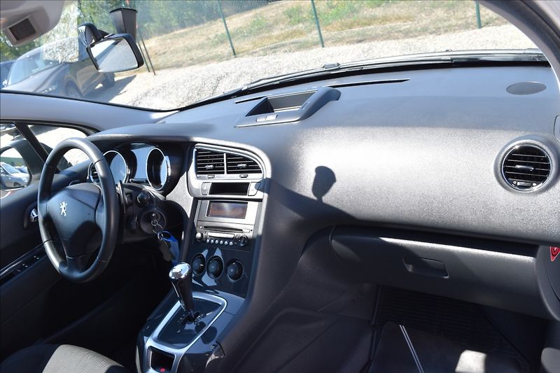 Peugeot 5008 1,6 HDI 84KW AUTOMAT PO SERVIS - fotka 22 z 49