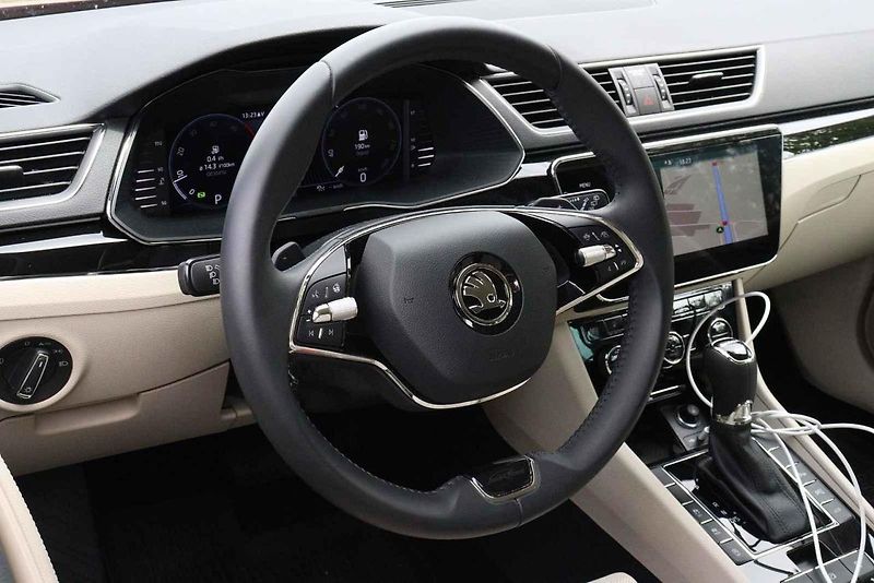 Nová Škoda Superb 2.0 TDI
