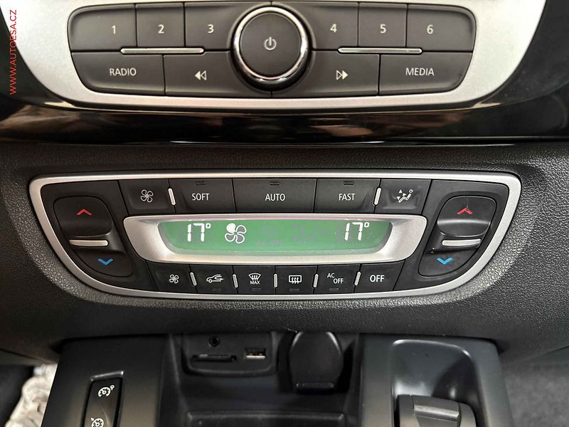 Renault Scénic (2013) 1.2 TCe, Energy, navi - fotka 15 z 17