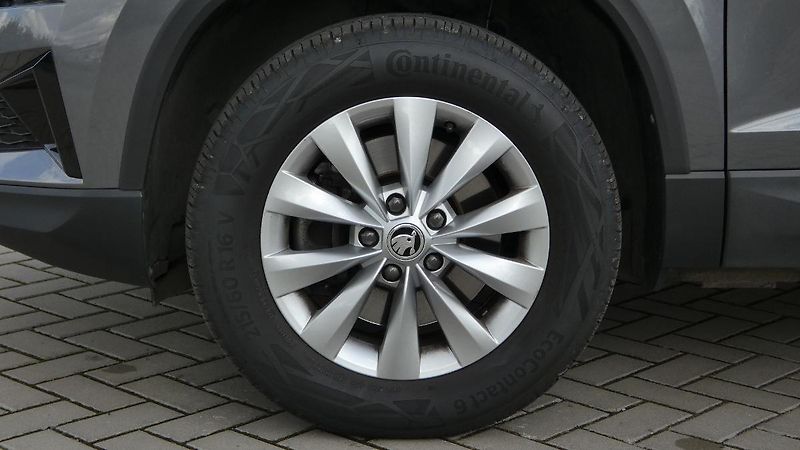 Škoda Karoq 1,5 TSI Ambition DSG - fotka 21 z 21