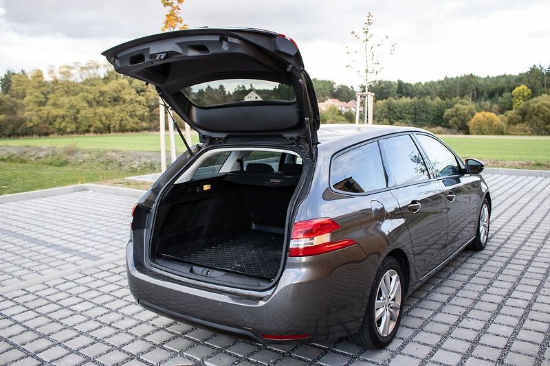 Peugeot 308 - fotka 30 z 36