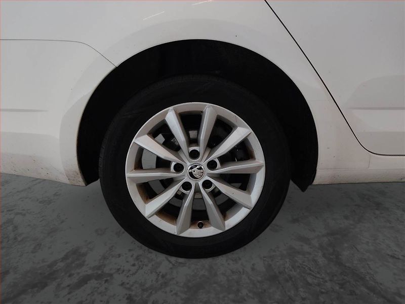 Škoda Octavia (2013) Ambition 2.0 TDI, Serv.kniha - fotka 14 z 16