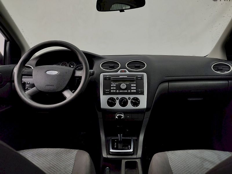 Ford Focus (2006) 1,6 i 74 Kw Automat - fotka 5 z 31