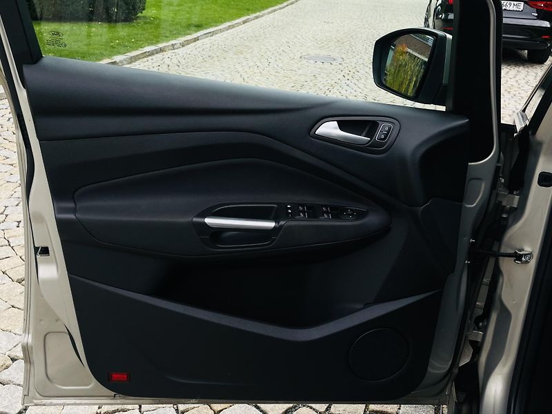 Ford C-MAX 2.0TDCi MANUÁL VÝHŘEV TAŽNÉ  - fotka 33 z 45
