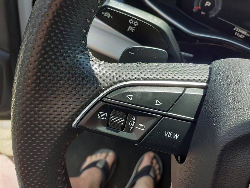 Audi Q7 (2020) 50 TDi  S -Line Mild-hybrid - fotka 9 z 41