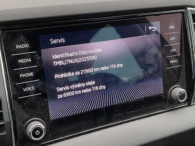 Škoda Karoq 2.0TDi, 2x kola, DSG, 4x4 - fotka 14 z 18
