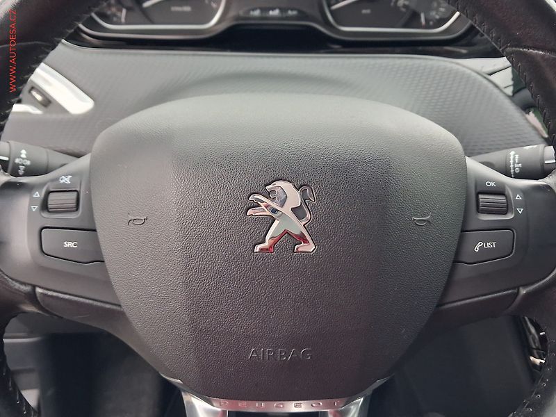 Peugeot 2008 (2017) 1.2PT, ČR, servis.kniha - fotka 20 z 20