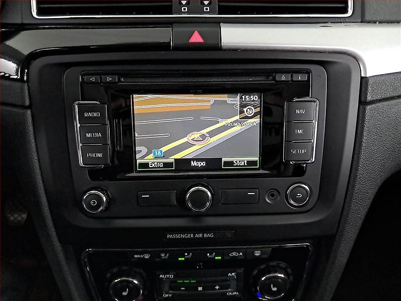 Škoda Superb (2015) 2.0 TDI, Navi, Xenony - fotka 12 z 21