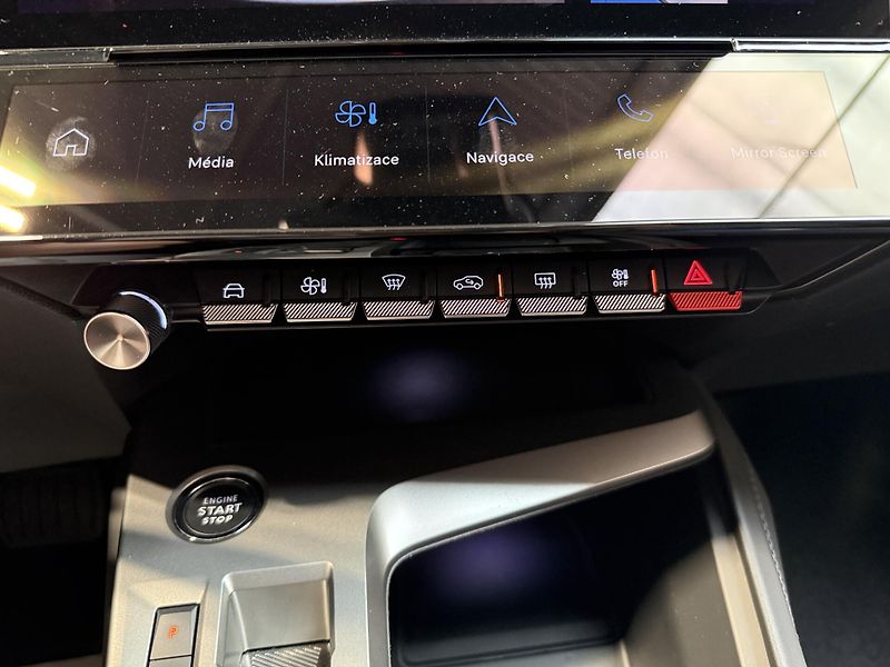 Peugeot 408 ALLURE 1.2 PureTech 130 S&S EA - fotka 10 z 17