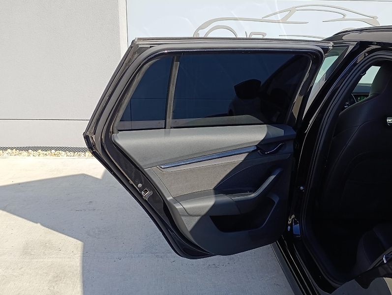 Škoda Octavia RS 2.0TSI 180kW ČR DPH - fotka 32 z 36