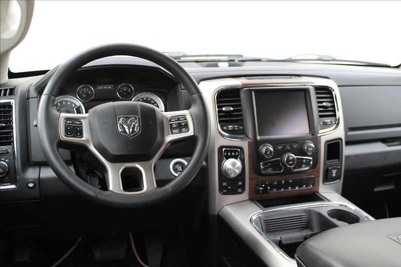 Dodge RAM 3.0L V6 EcoDIESEL / LARAMIE - fotka 15 z 43
