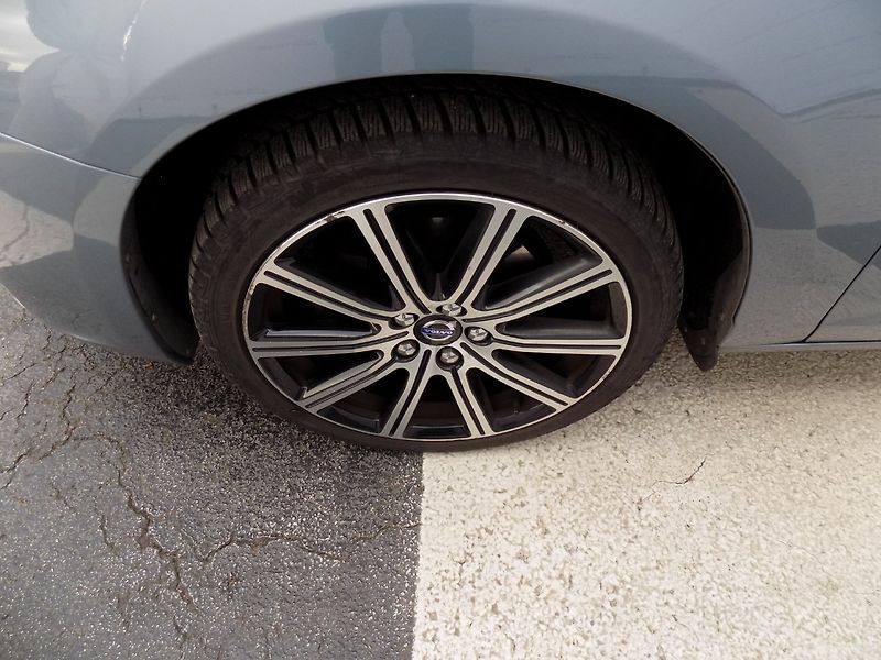 Volvo V60 (2016) 2.0-D4/Inscription/LED/DPH/ - fotka 40 z 44