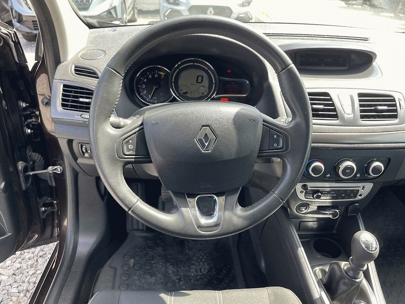 Renault Mégane (2015) 1.6,16V, 81kW, Life,1.Maj - fotka 12 z 30