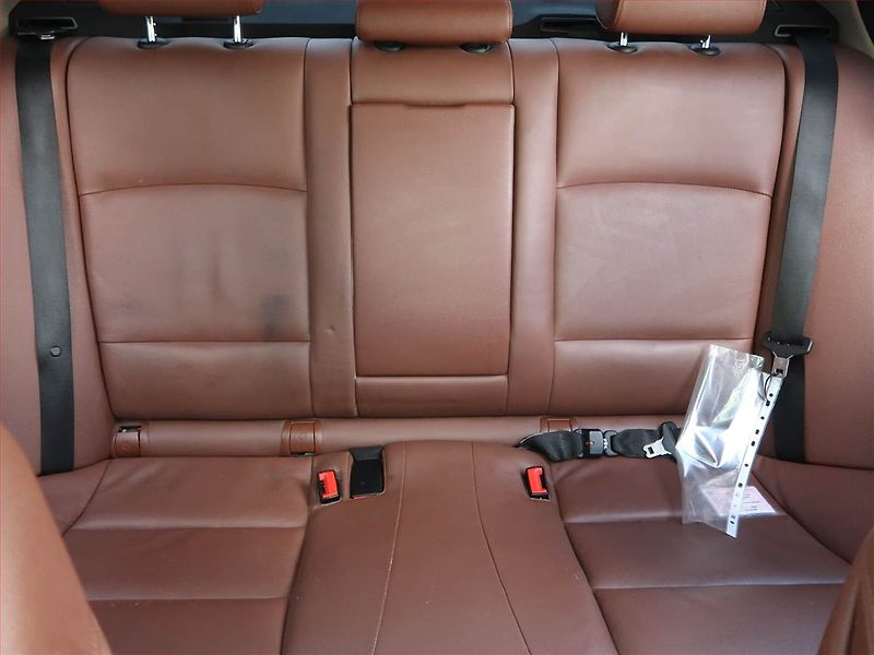 BMW Řada 5 (2013) 520d xDrive, 4X4, Automat - fotka 10 z 20