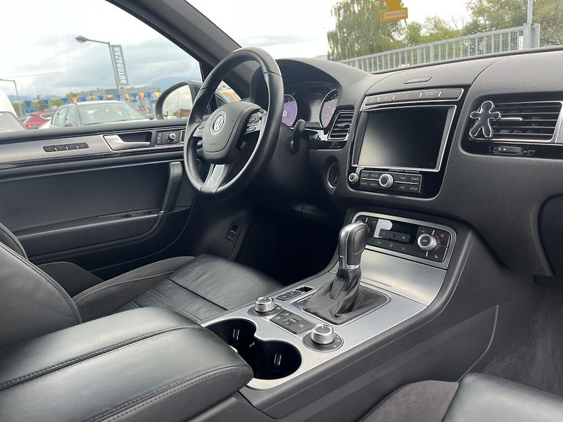 Volkswagen Touareg (2016) V6  3.0TDi  - fotka 13 z 15