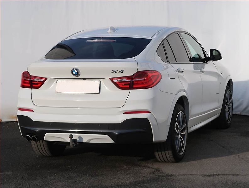BMW X4 (2018) M Sport xDrive30d, 4X4 - fotka 5 z 20