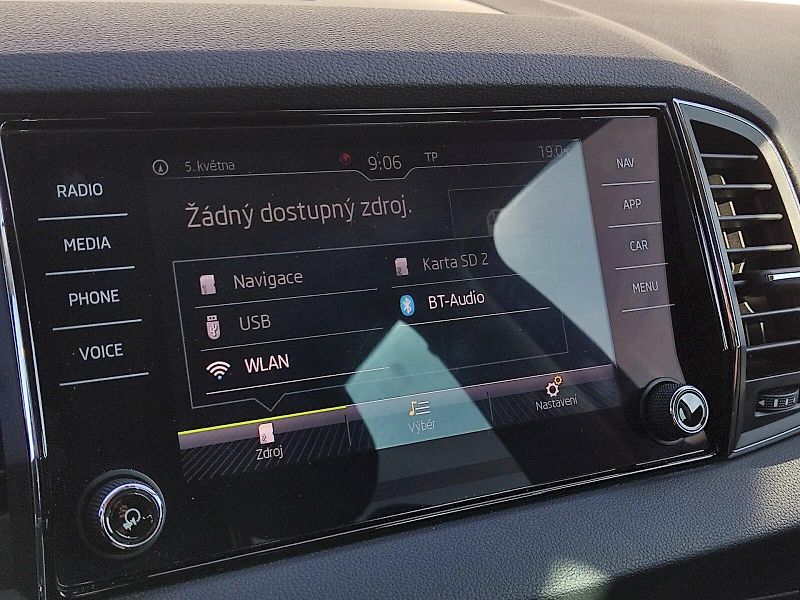Škoda Karoq (2019) Style 1,6 Tdi 85 Kw - fotka 10 z 34