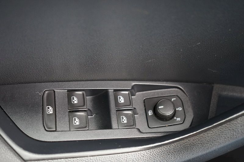 Škoda Karoq (2021) TDI 110 kW DSG Ambition 4x4 - - fotka 24 z 27