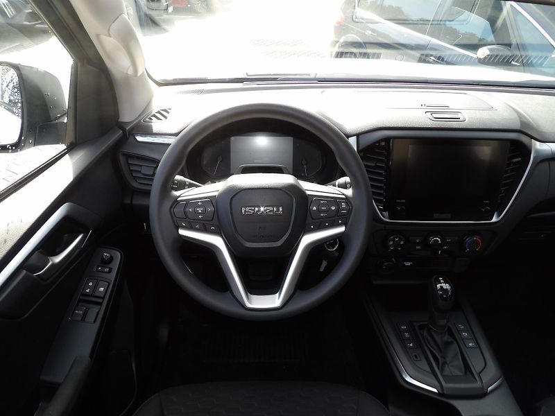 Isuzu D-Max (2026) SpaceCab LS 2.2L 163K 8st. A/T - fotka 18 z 36