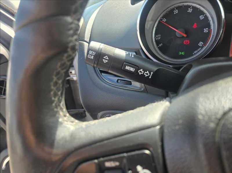 Opel Zafira 2,0 CDTI  TOURER 7 MÍST - fotka 19 z 35