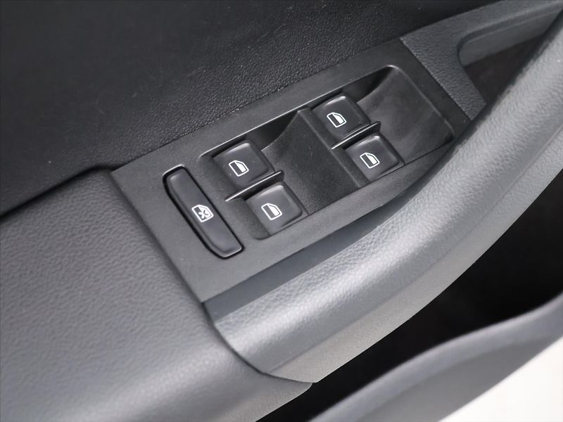 Škoda Octavia 2,0 TDI RS 135kW DSG CZ - fotka 16 z 29