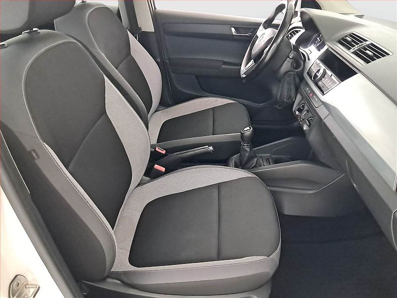 Škoda Fabia (2015) 1.4 TDI, ČR,1.maj, Tempomat - fotka 9 z 16