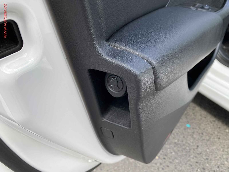 Škoda Octavia (2020) 2.0TDi, ČR, LED - fotka 13 z 18