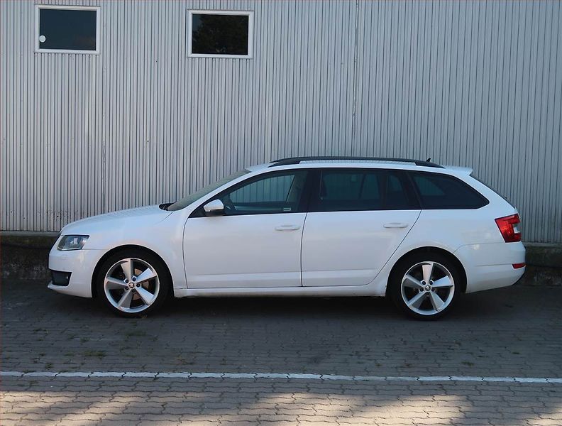 Škoda Octavia (2013) 2.0 TDI, Tempomat - fotka 3 z 20