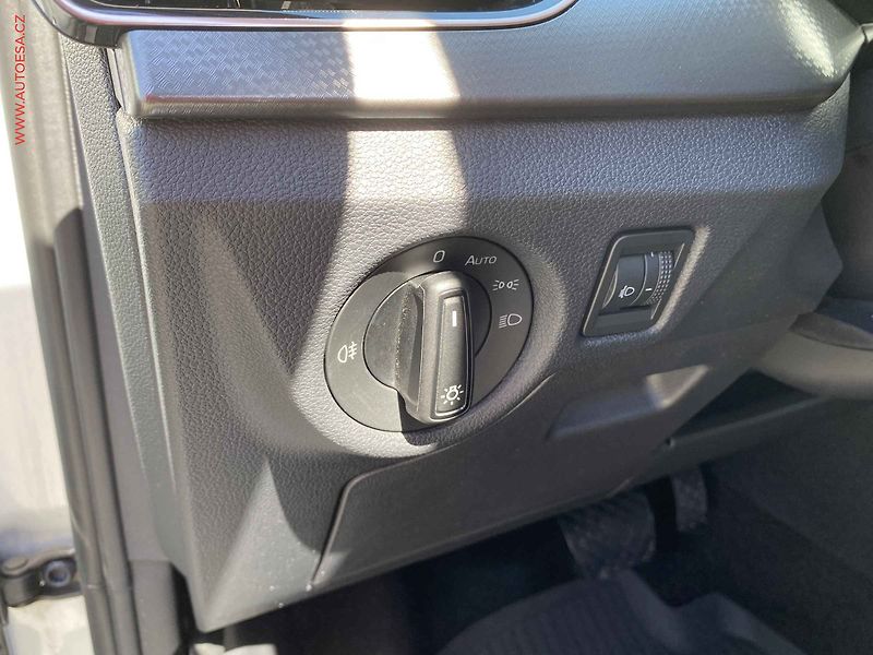 Škoda Kamiq (2023) 1.0 TSi, 1.maj,ČR, Style - fotka 16 z 20