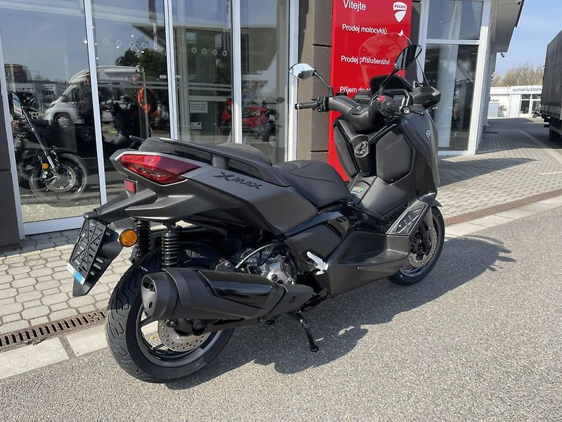 Yamaha (2026) XMAX 300 Tech Max EU5+ - fotka 3 z 12