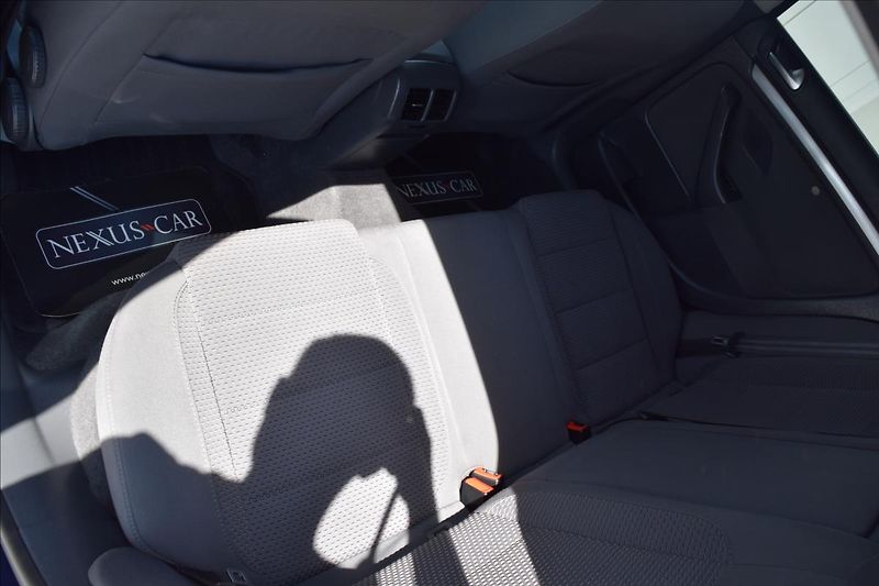 Volkswagen Jetta 1,9 TDI 77KW NOVÁ STK ALU - fotka 19 z 43